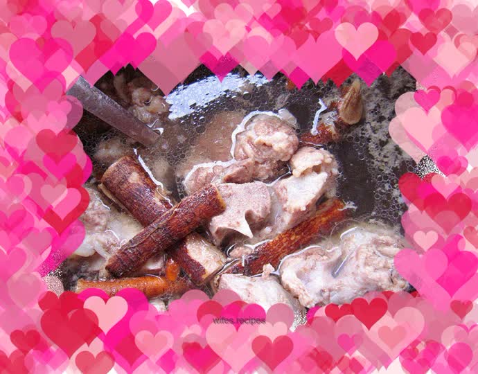 Five-finger peach stewed with dragon bone