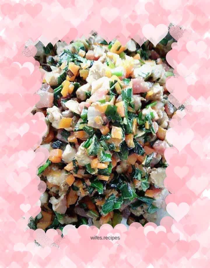 Stir-fried clams with sausage, carrots