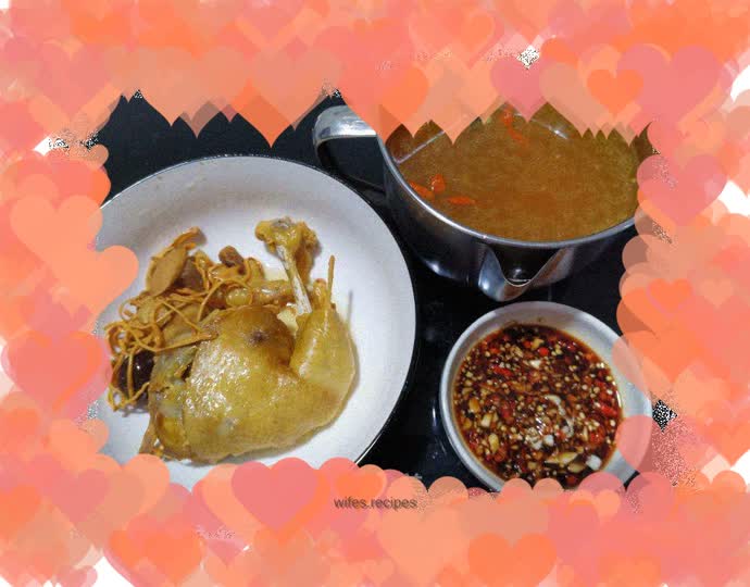 Braised local chicken with cordyceps flowers