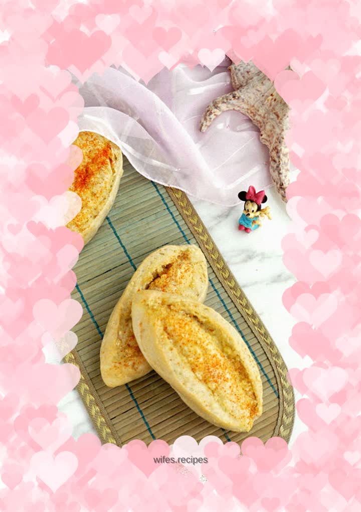 Gray Cuttlefish Pesto Bread