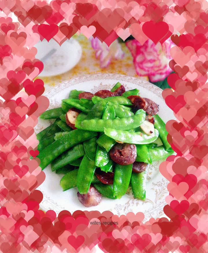 Stir-fried snow peas with spicy sausage