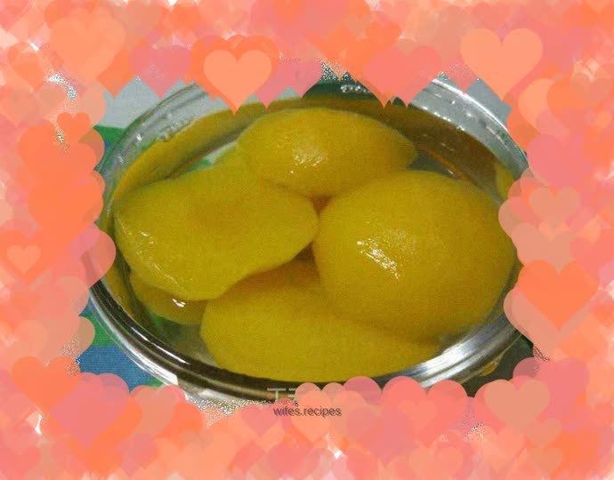 Canned yellow peach