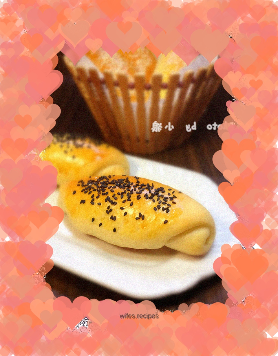 Happiness and deliciousness----sesame cream roll