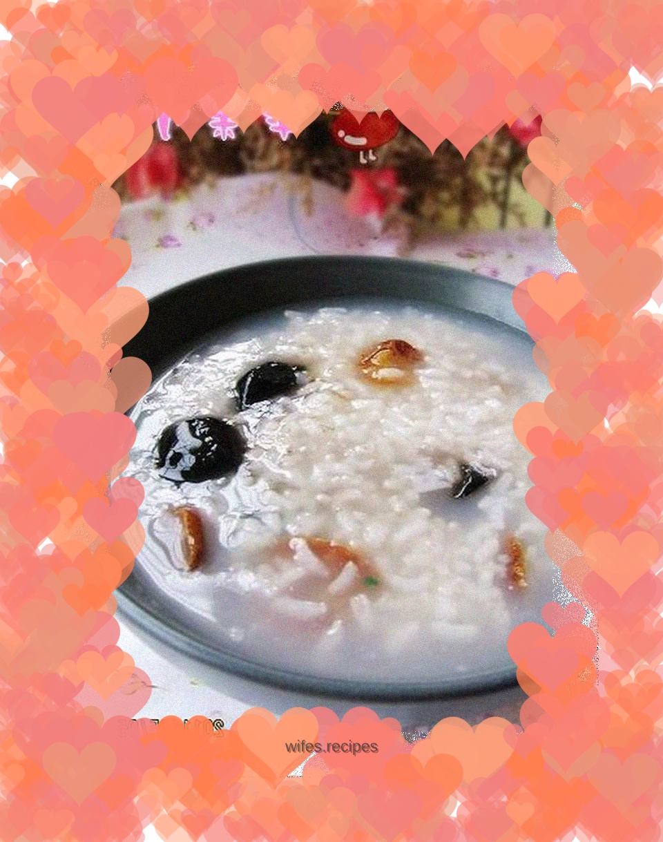 Black plum and hawthorn porridge