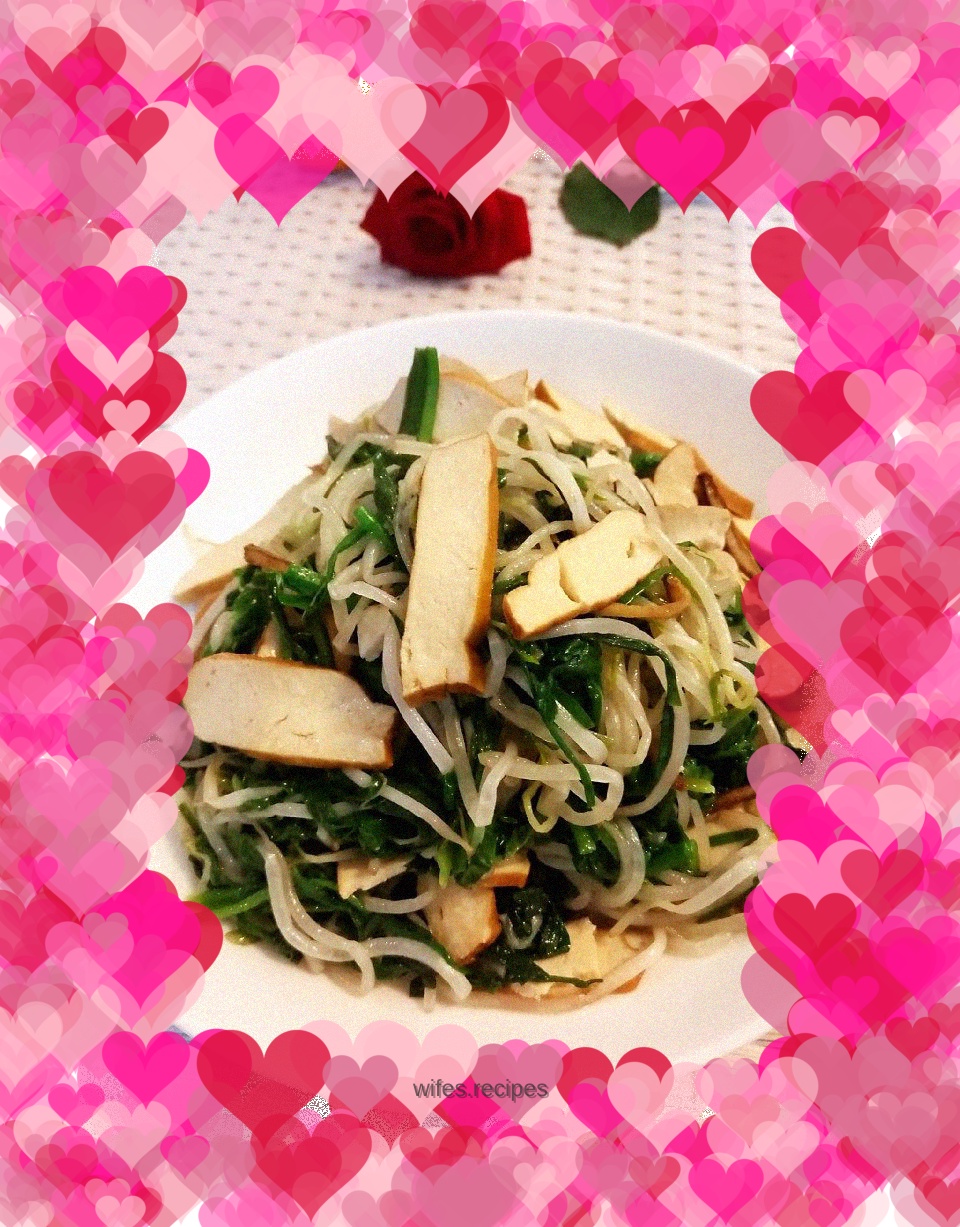 Stir-fried dried bean sprouts with spring chives and bean sprouts