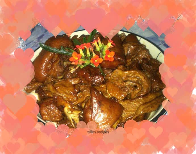 Braised pork trotters with yuba