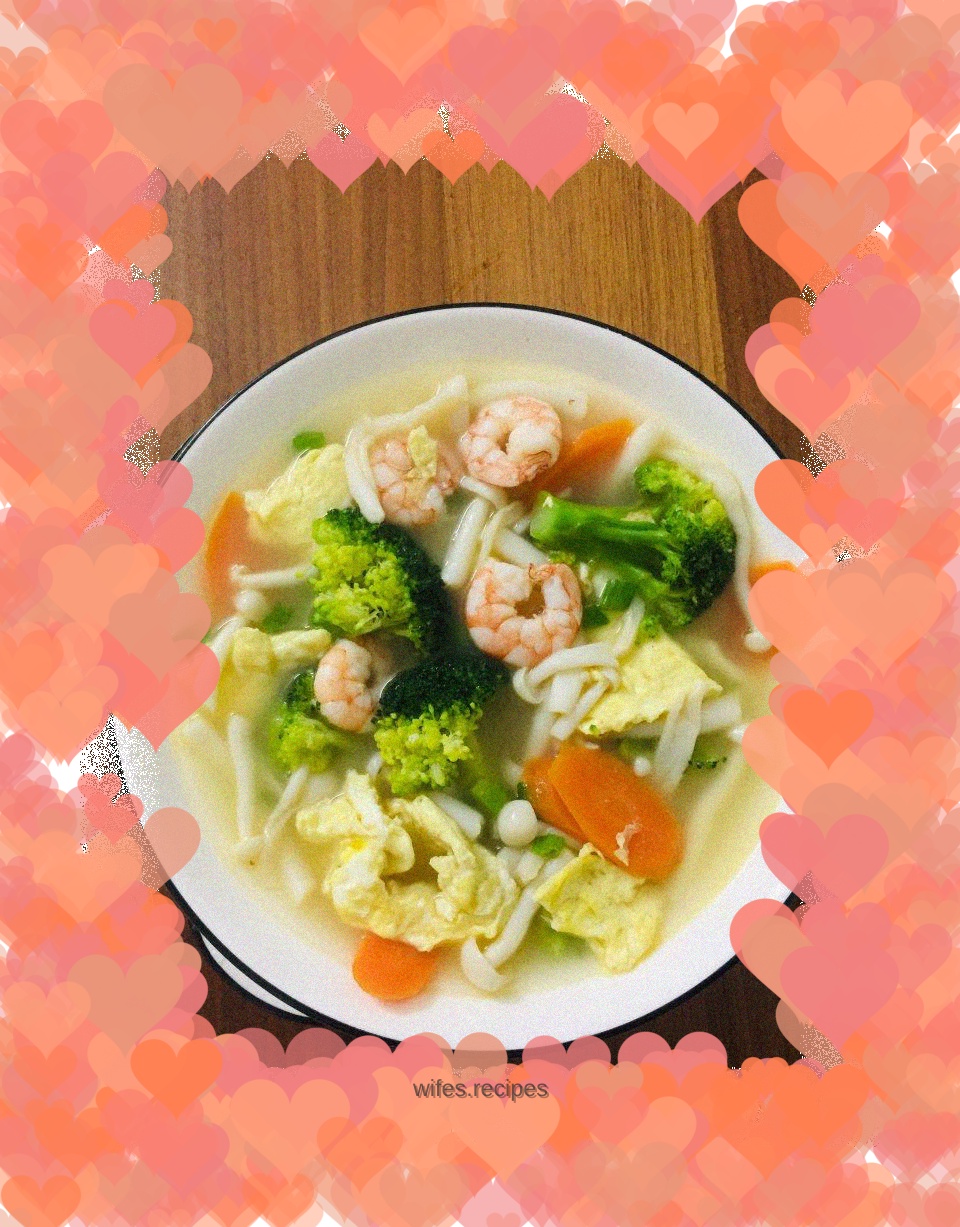 Broccoli, Carrot, Mushroom and Shrimp Soup