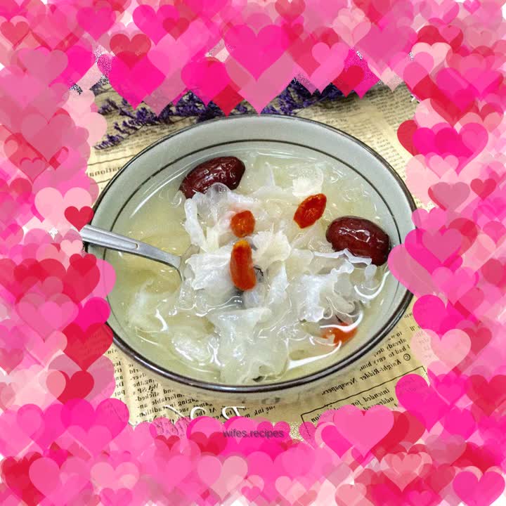 Red dates and white fungus soup