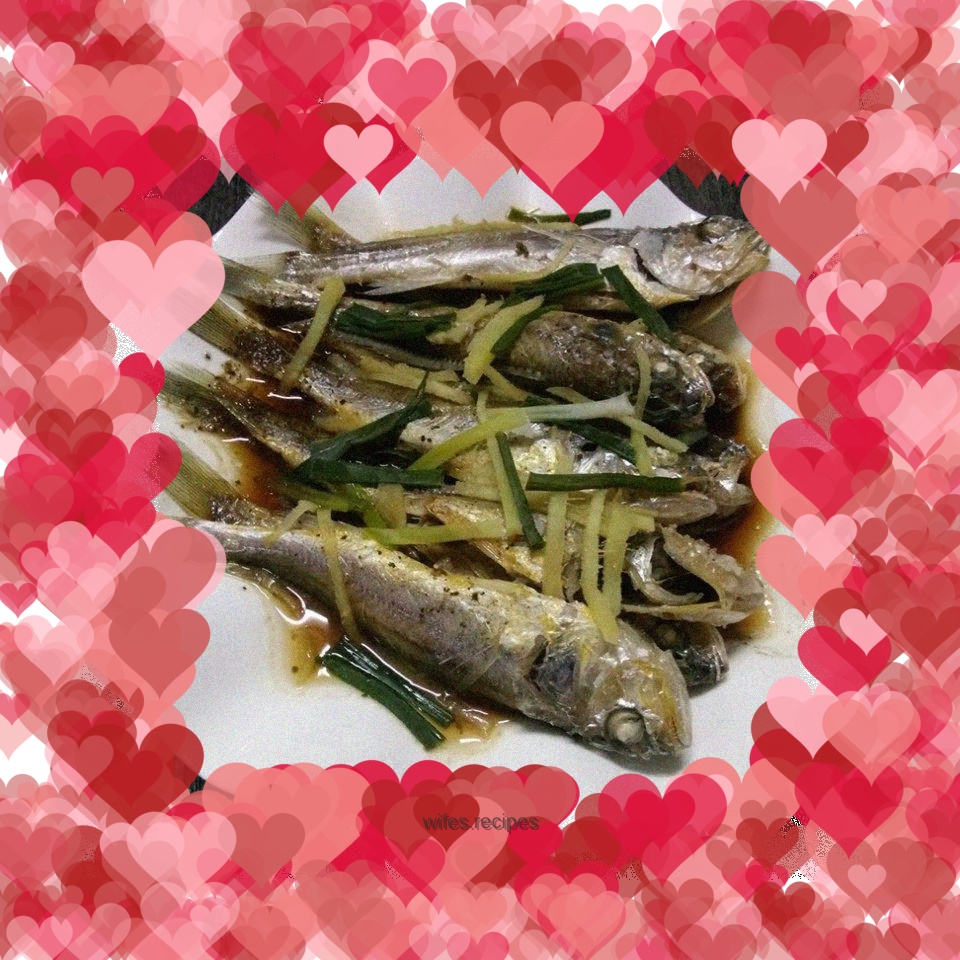 Steamed small yellow croaker