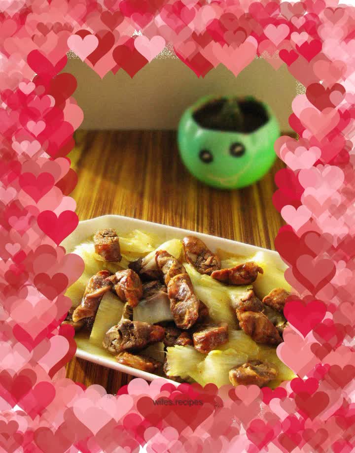 Stir-fried cabbage with sausage