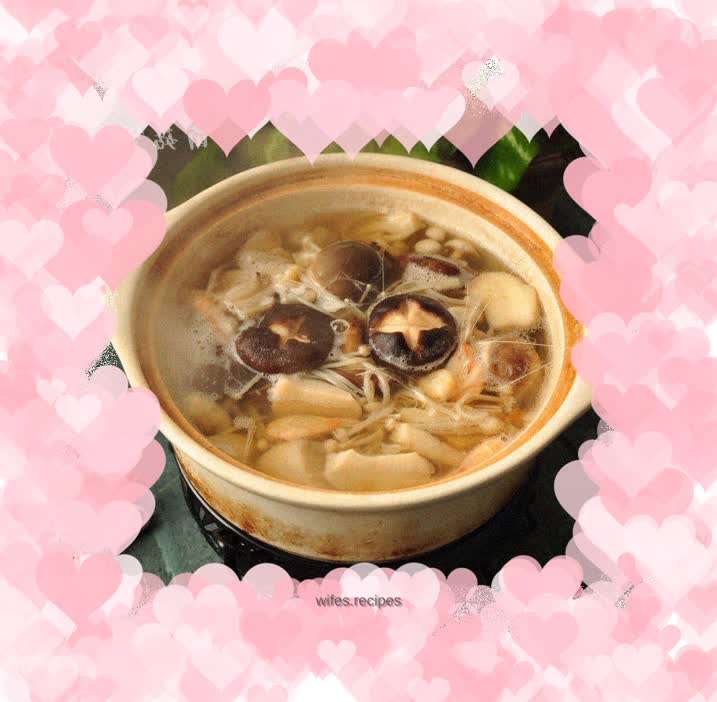 Pork Ribs and Mushrooms in Pot