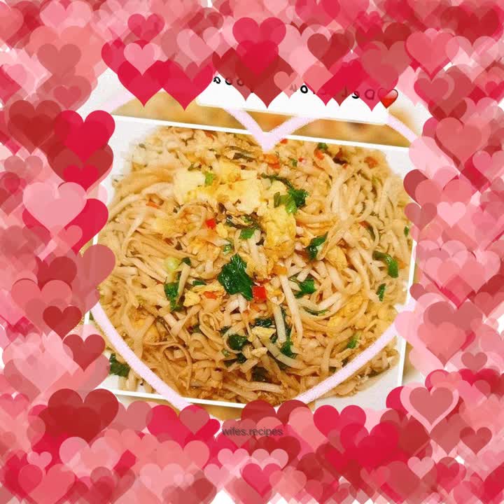 Fried noodles with eggs