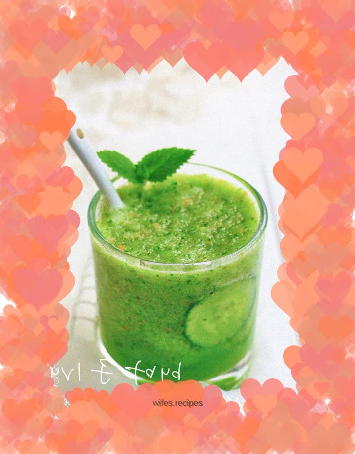 Summer cucumber and pear juice