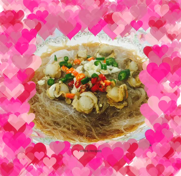 Steamed scallop meat with garlic vermicelli
