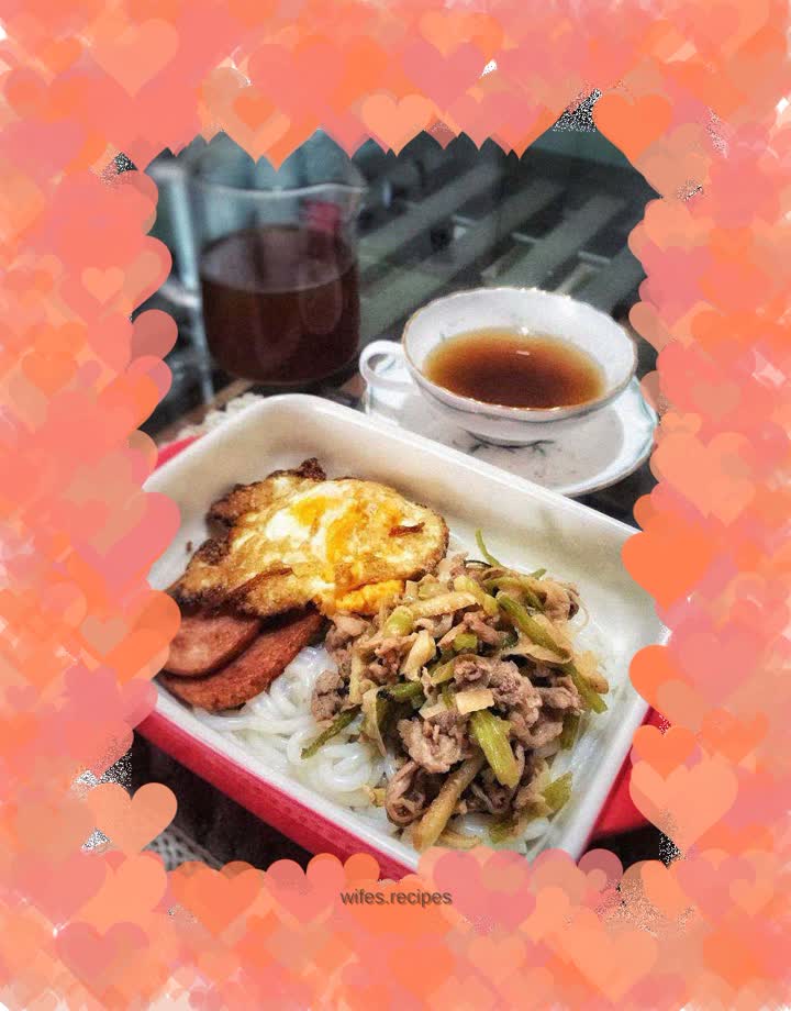 Chinese Brunch: Fried Luncheon Meat with Lamb Rice Noodles