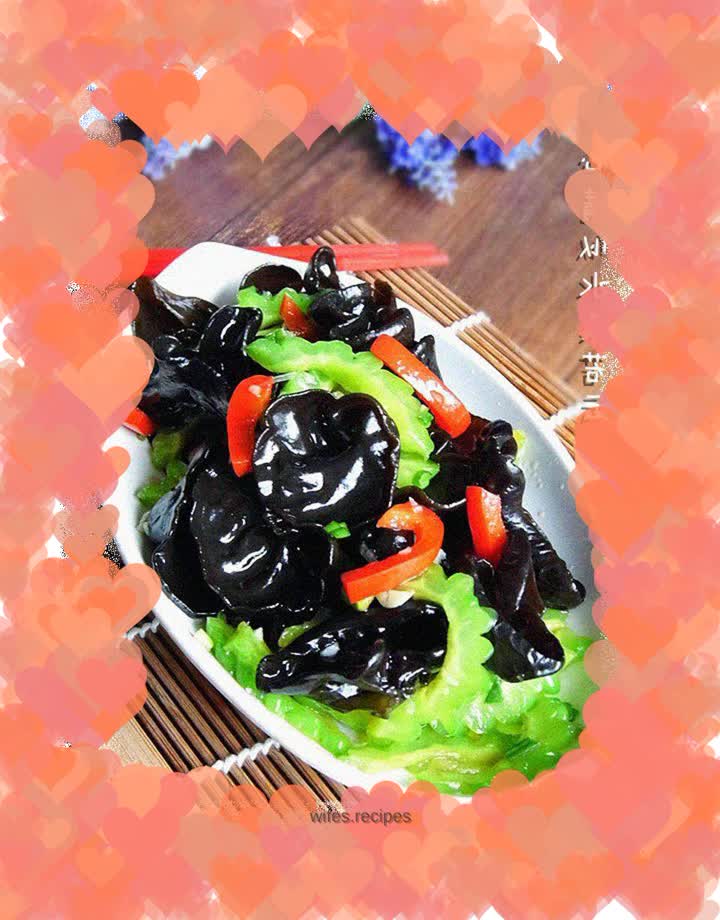 Bitter Melon Mixed with Autumn Fungus