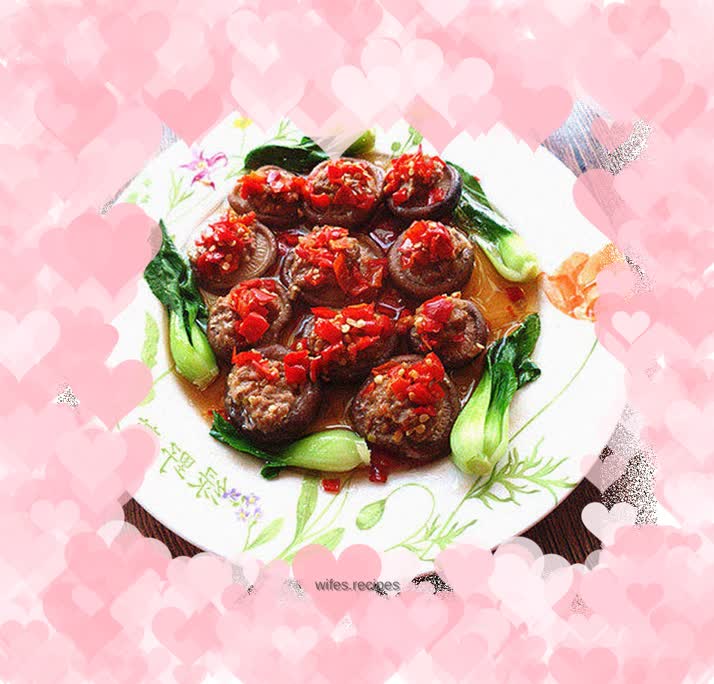 Chopped pepper stuffed mushrooms