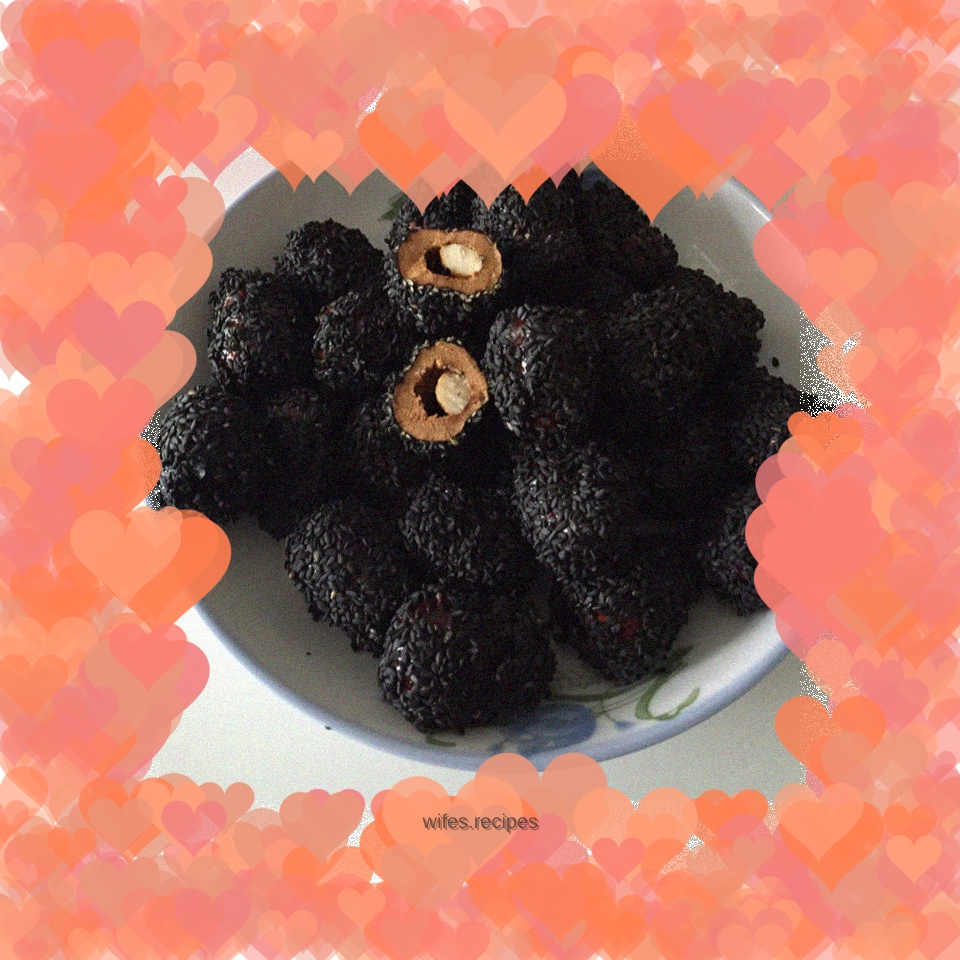 Sanded sesame donkey-hide gelatin and dates