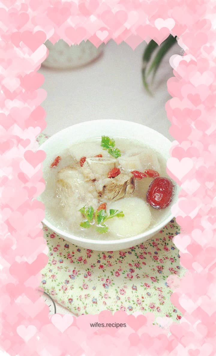 Water chestnut, lotus root and tube bone soup