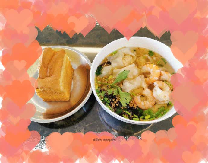 [Today’s breakfast] Shrimp wontons + a piece of cake