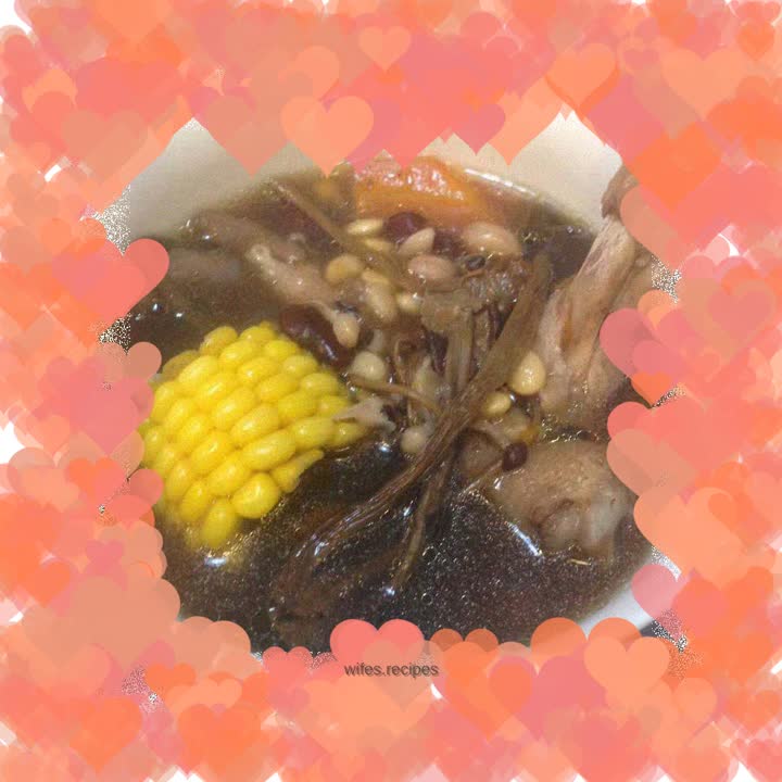 Tea tree mushroom and mixed bean soup