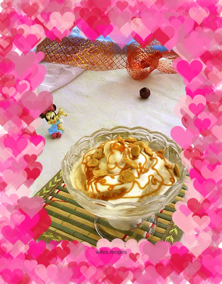 Two-color coffee ice cream cup