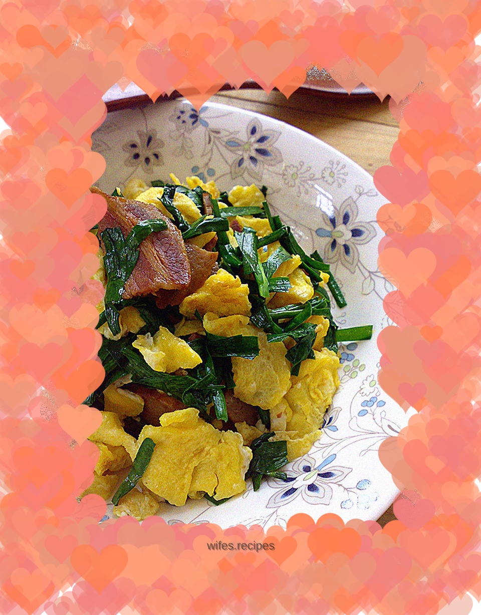 Scrambled Eggs with Bacon and Chives