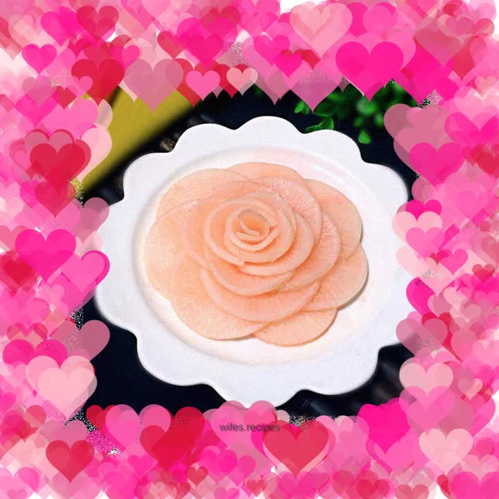 Sweet and sour radish slices