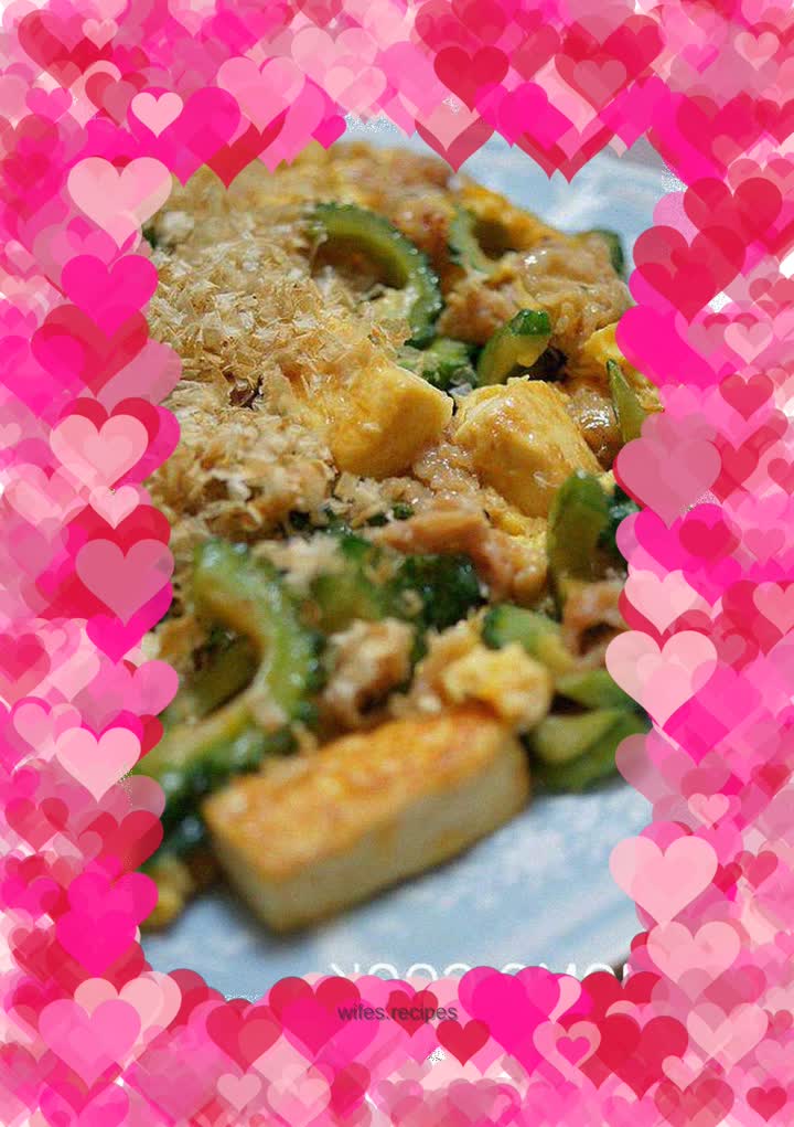 Okinawa cuisine--fried bitter gourd with egg, tofu