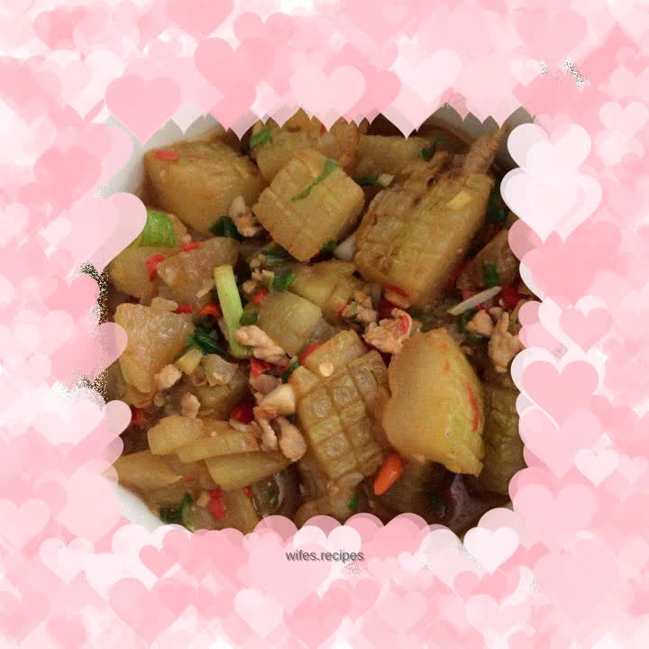 Minced green and red chili peppers