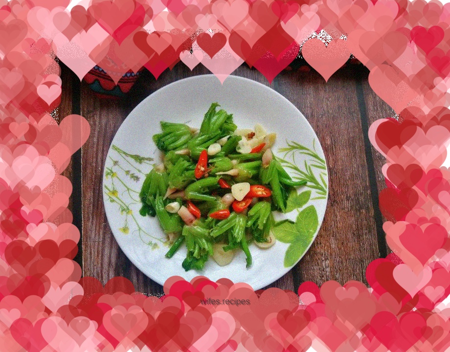 Stir-fried spinach root with millet and pepper