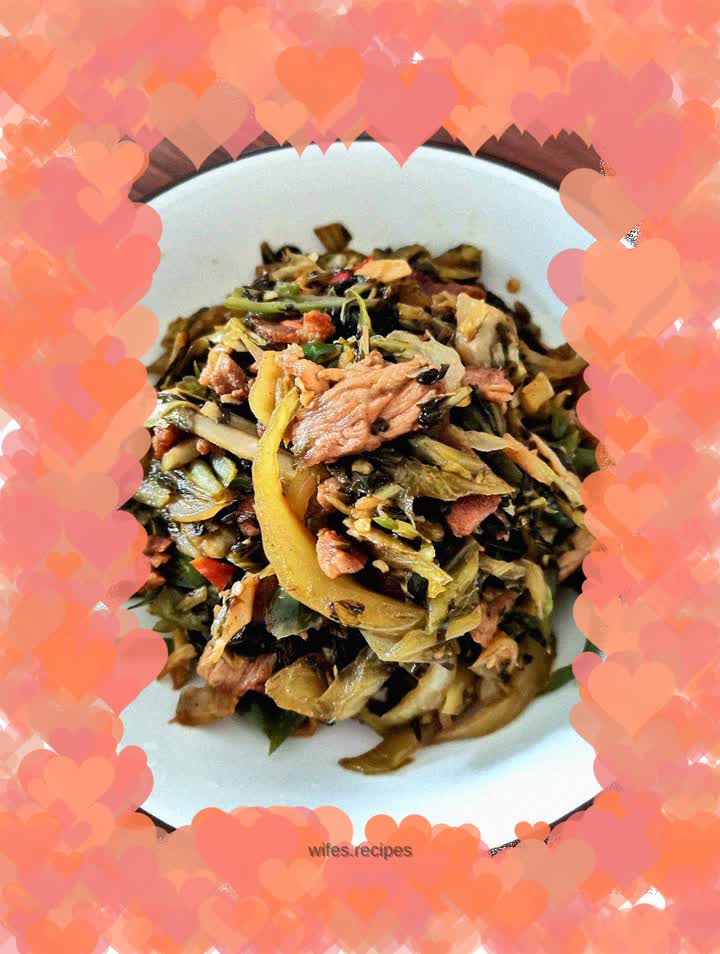 Stir-fried pork belly with sauerkraut