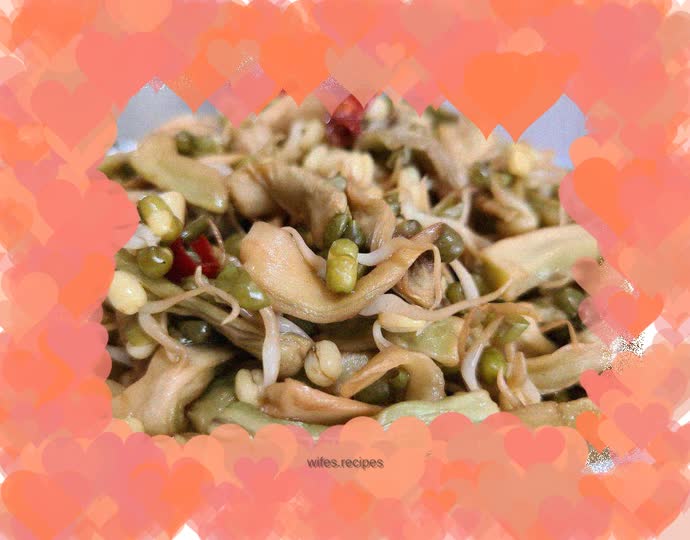 Stir-fried mung bean sprouts with lettuce