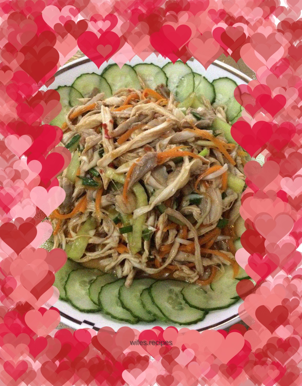 Mixed shredded chicken