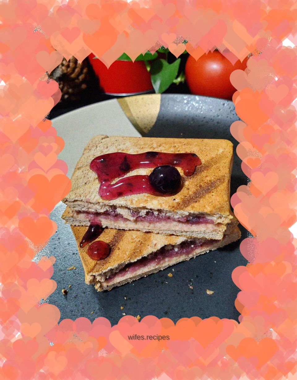 Stuffed Blueberry Sandwich