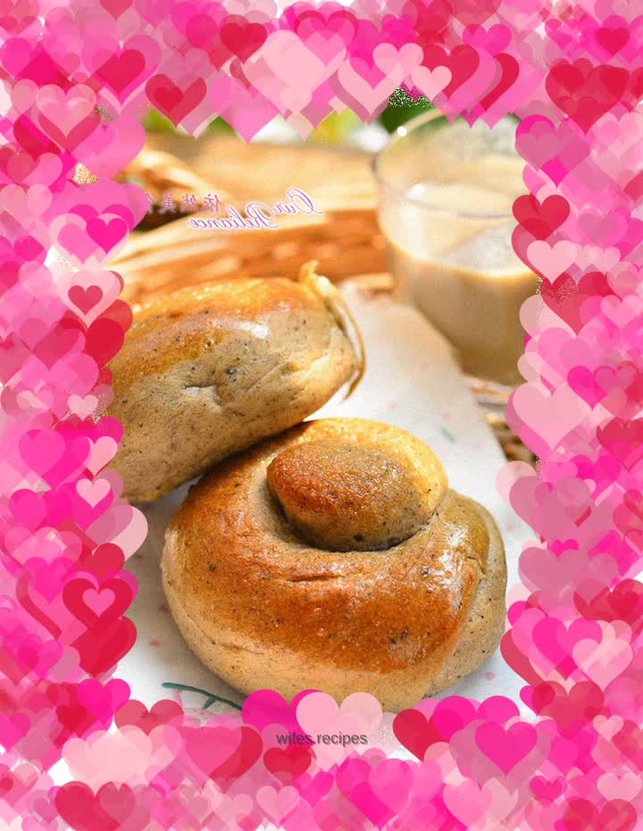 Still learning to bake--sesame sugar buns