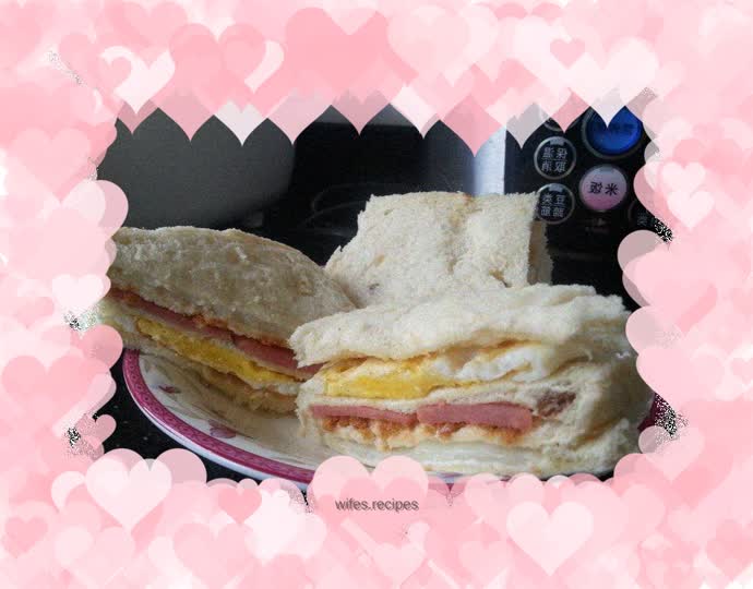 The first choice for breakfast--ham and floss sandwich