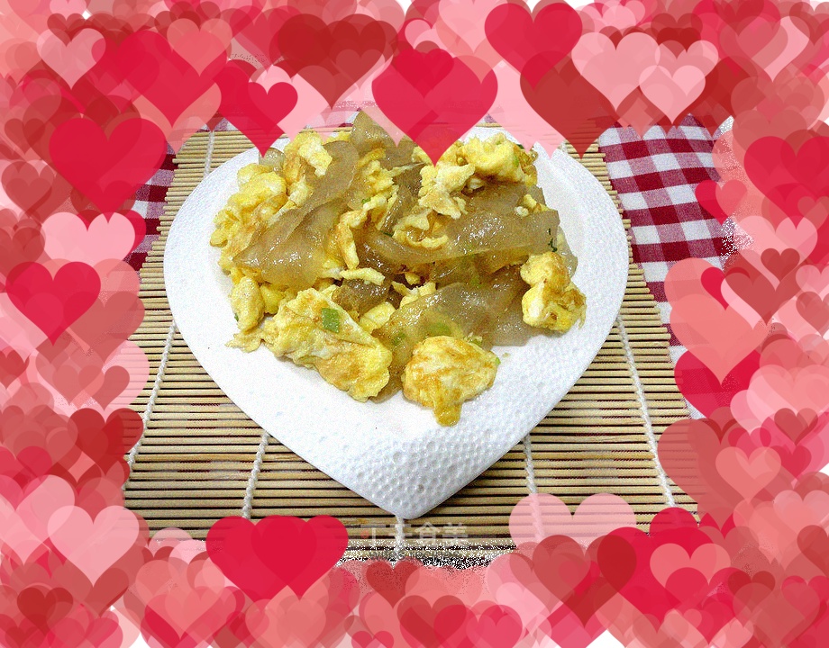 Fried eggs with jelly