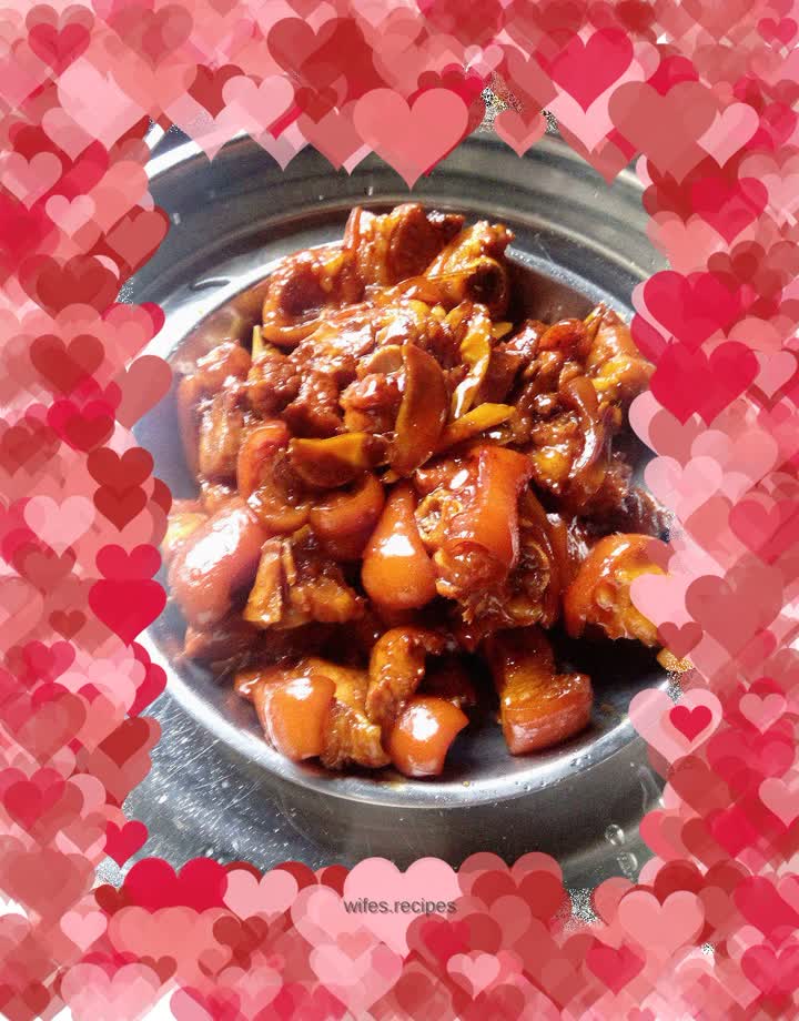 Braised pork trotters