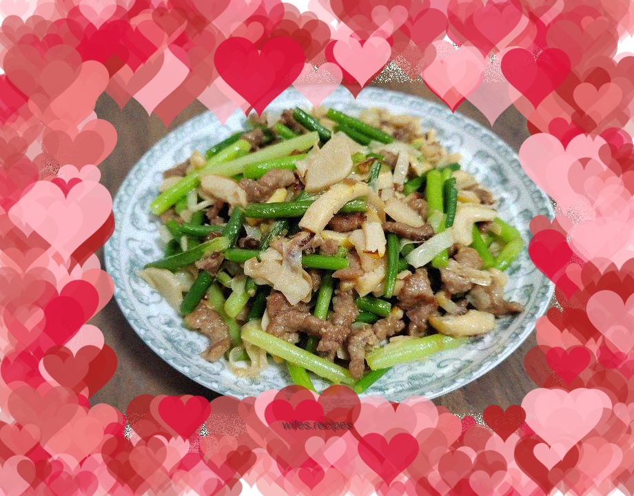Stir-fried beef with spring bamboo shoots, garlic and moss