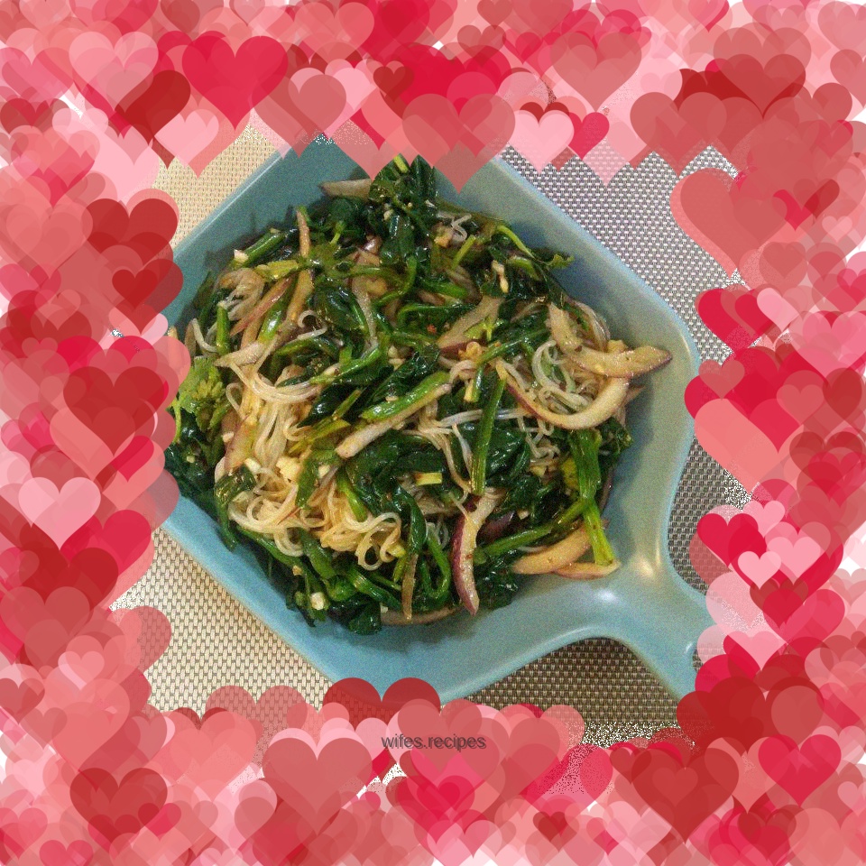 Spinach mixed with vermicelli