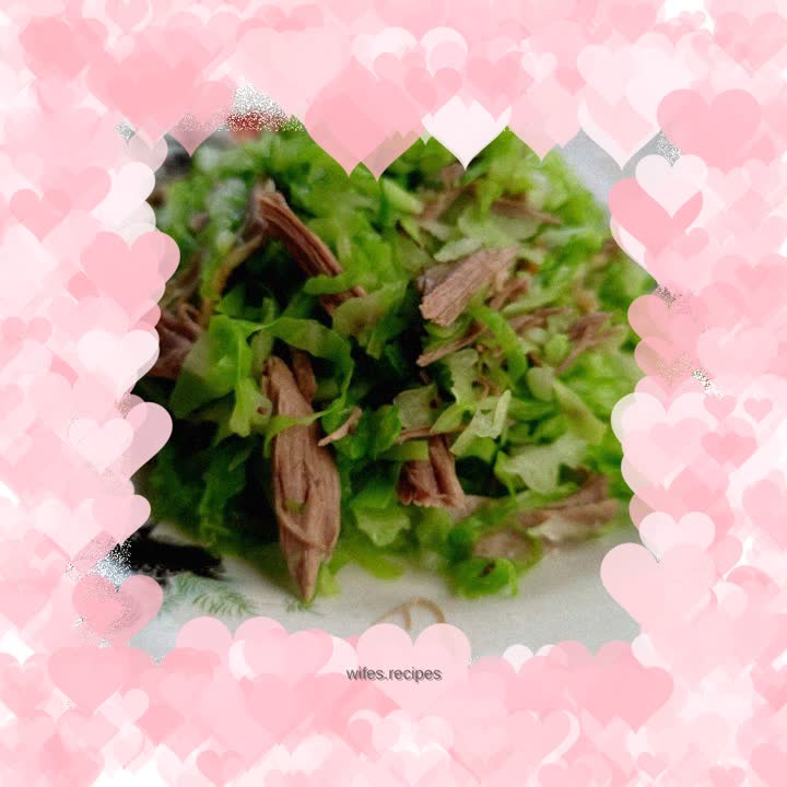 Pigeon breast mixed with cabbage