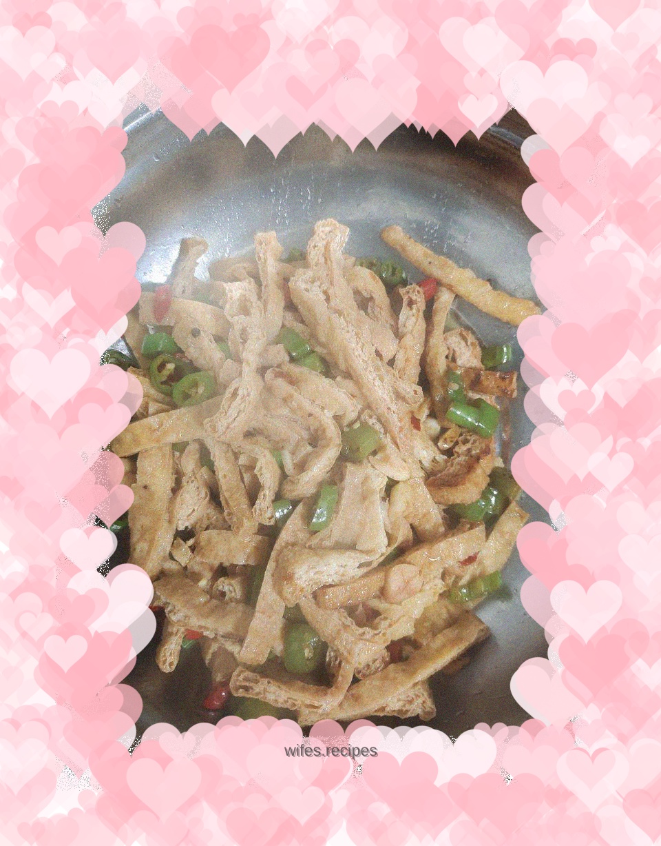 Stir-fried tofu slices with pepper