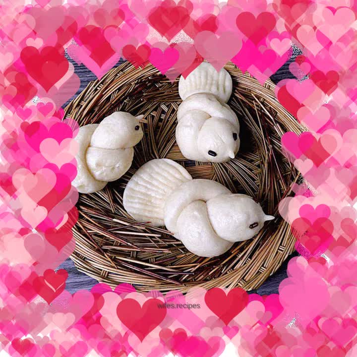 Cute bird steamed buns