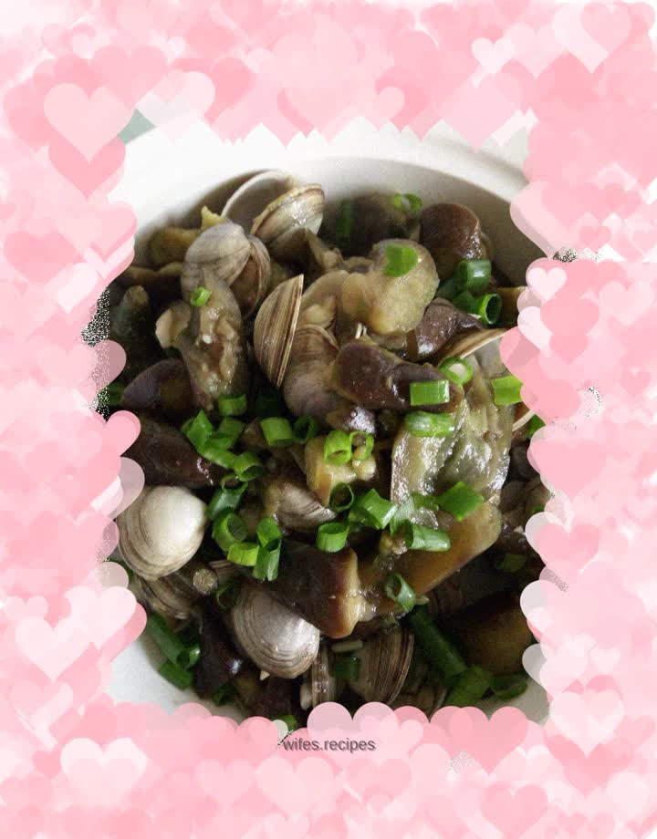 Stewed eggplant with clams
