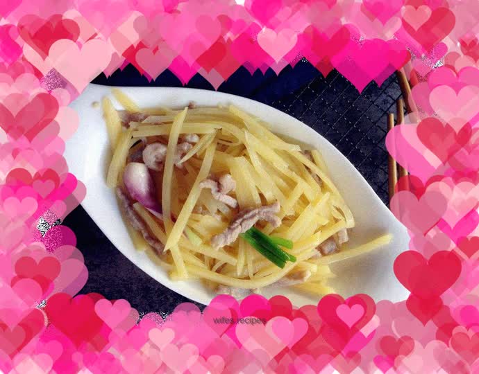 Stir-fried shredded pork and potatoes