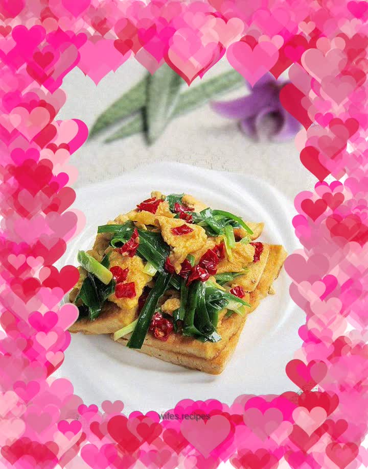 Fried tofu with chives and eggs