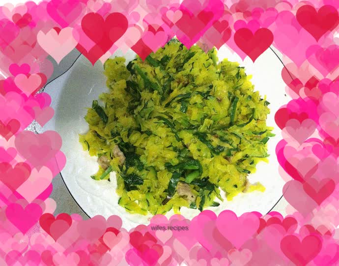 Shredded chives and pumpkin