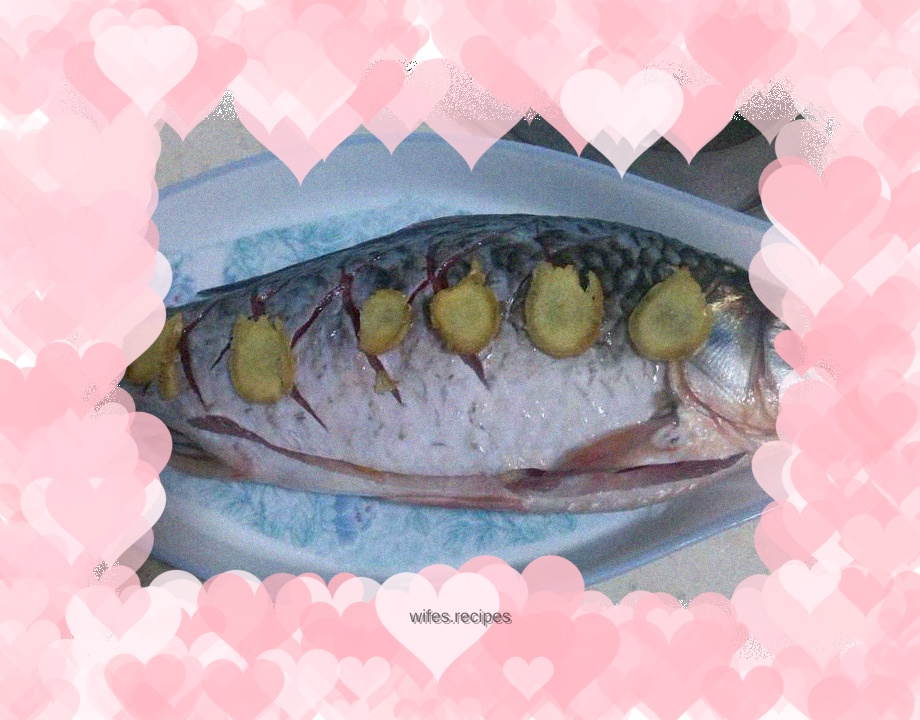 Crucian carp with pickled pepper