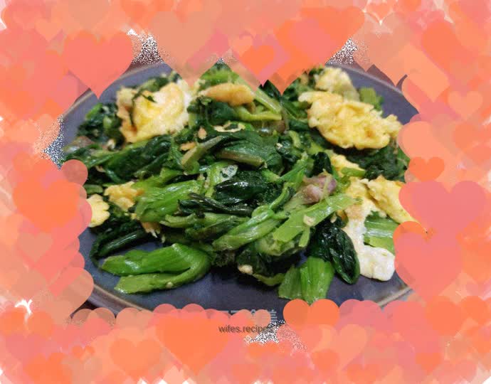Fried duck eggs with spinach